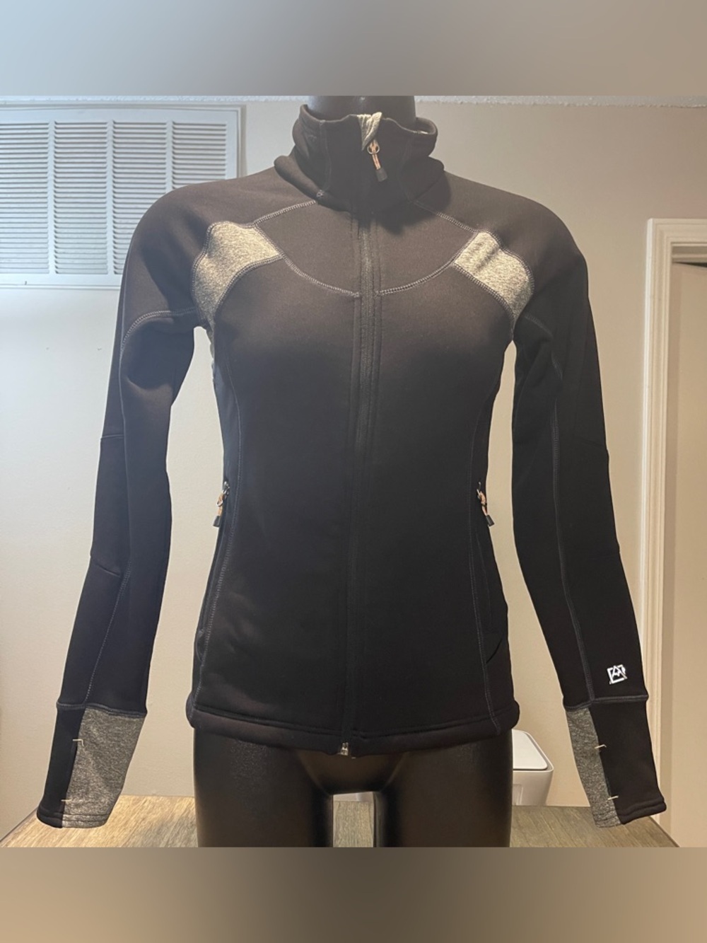 Avalanche Black and Gray Full-Zip Utility Jacket, Size Small